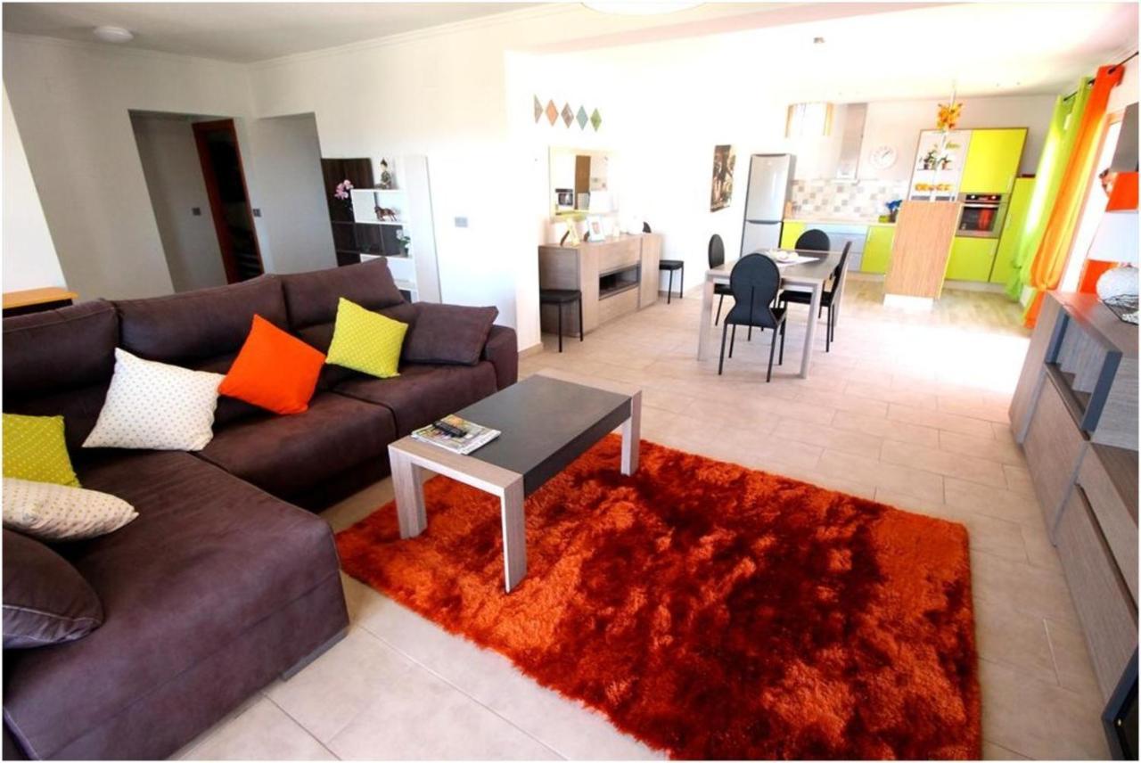 Beautiful 3 Bdr With Fantastic Sea Views Сasa de vacaciones *