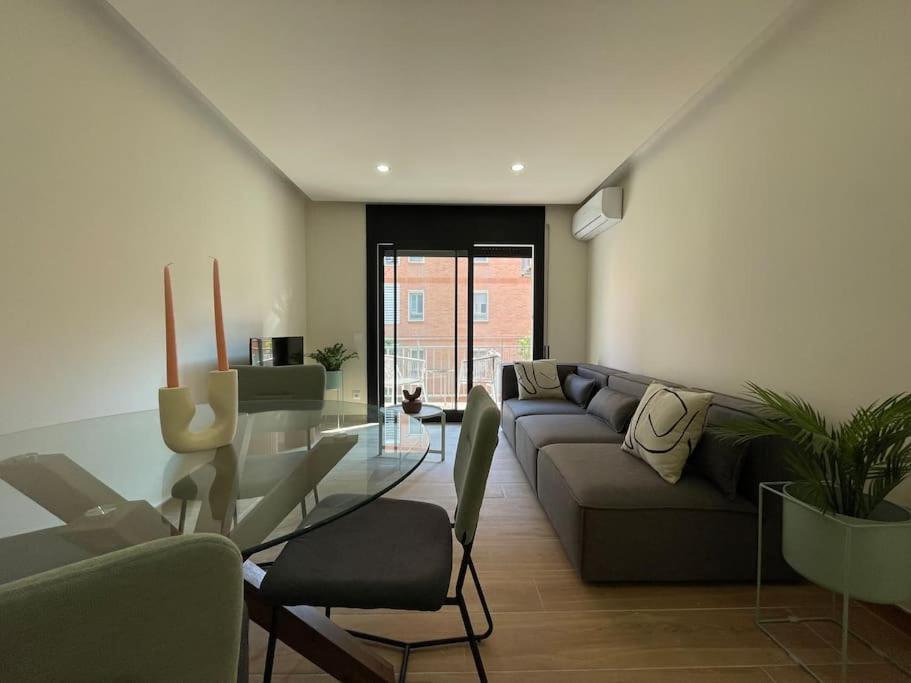 Superflat Near 15' Center *