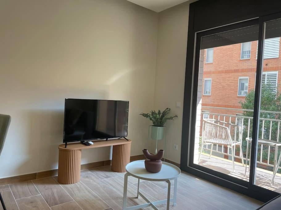 Superflat Near 15' Center *