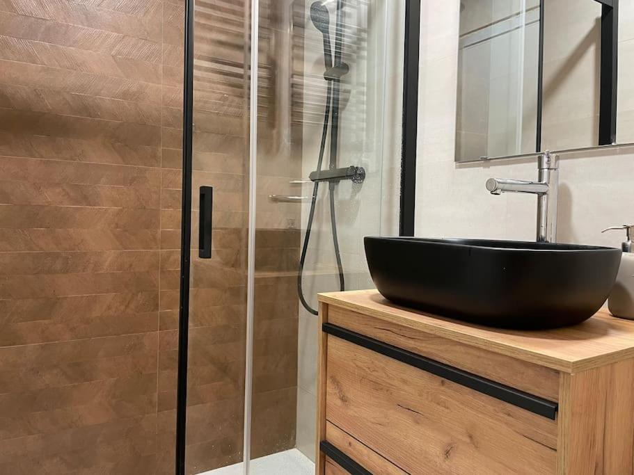 Apartment Superflat Near 15' Center