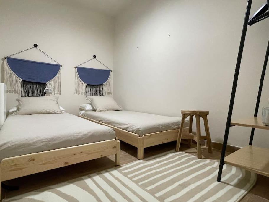 Superflat Near 15' Center Apartment