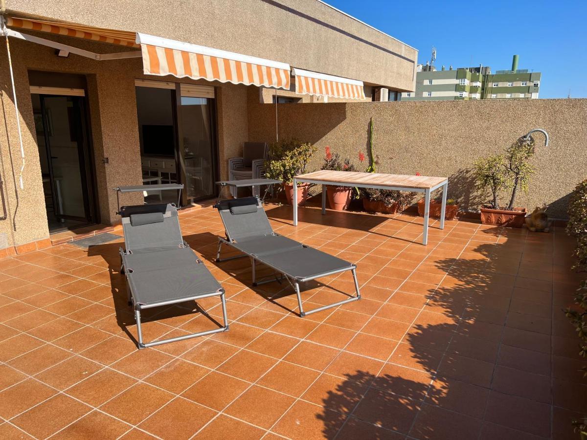 Atico Primera Linea De Playa. Apartment *