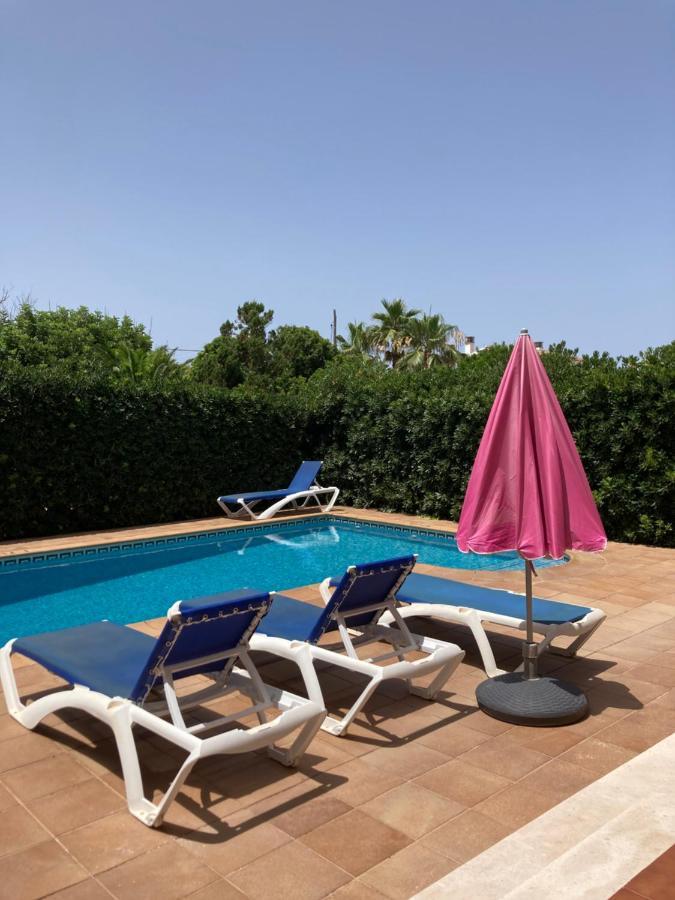 Beautiful & Swimming Pool In Cala Blanca Сasa de vacaciones *