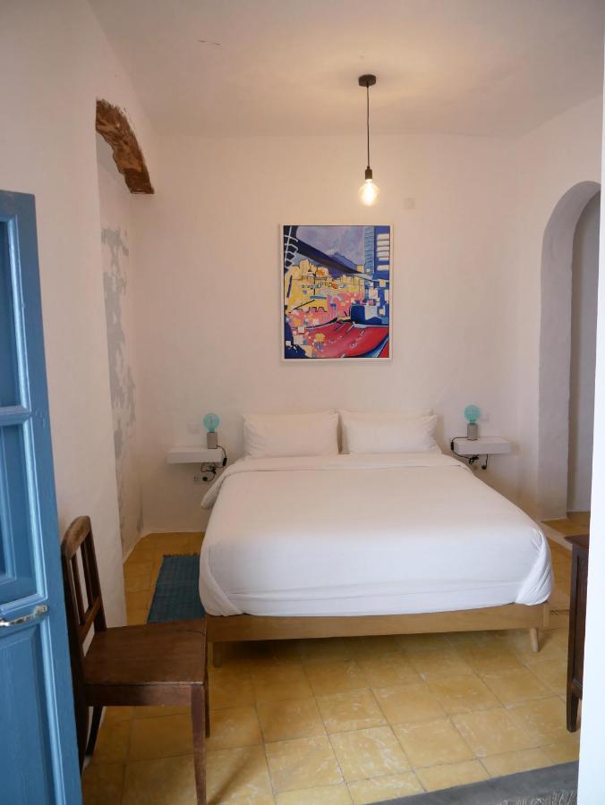 Casa 3 And Artist