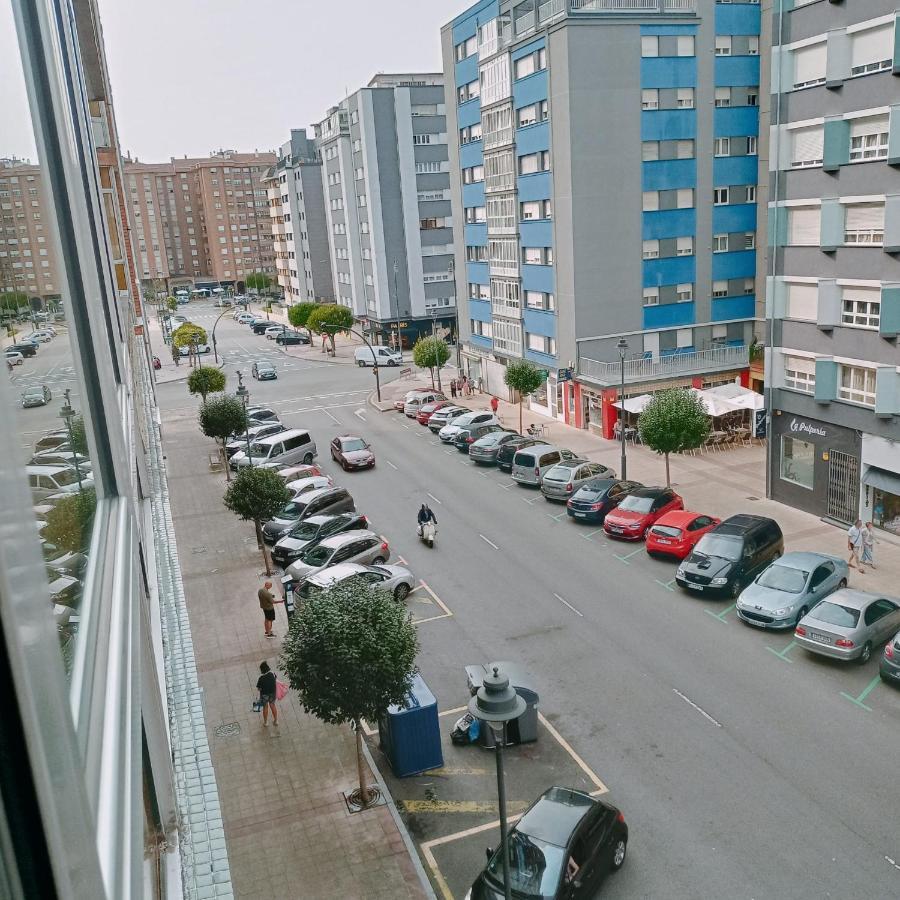 R Y M 1950 Apartment