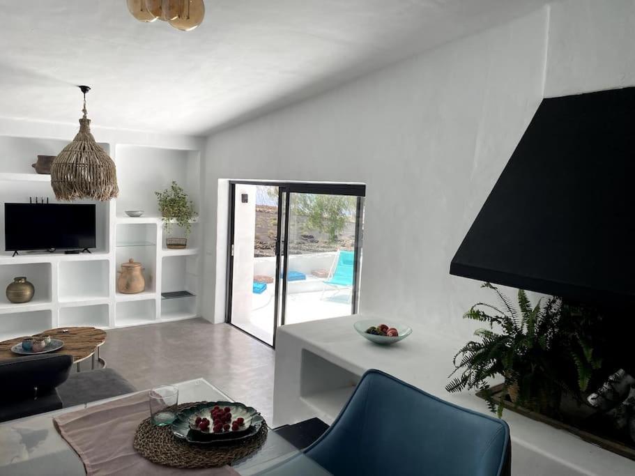 Cosy Finca, Sea Views, Jacuzzi Сasa de vacaciones La Asomada (Lanzarote)