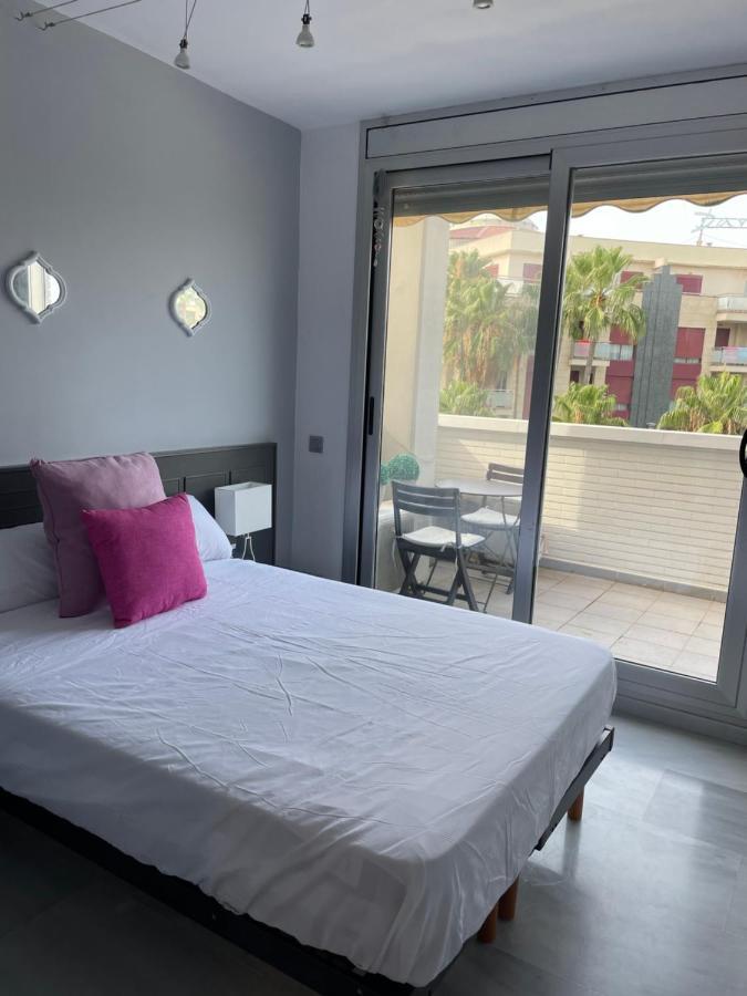 Fabulous With Large Pool Near Beach Apartamento *