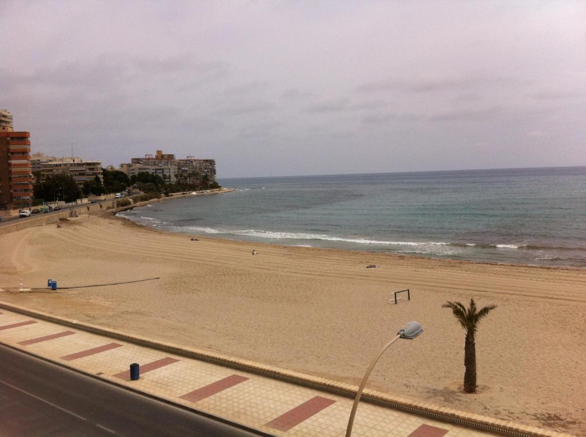 Apartamento Frente Al Mar, A 10 Metros De La Playa, Vistas Increíbles Del Mar, Reformado 2021 !!!