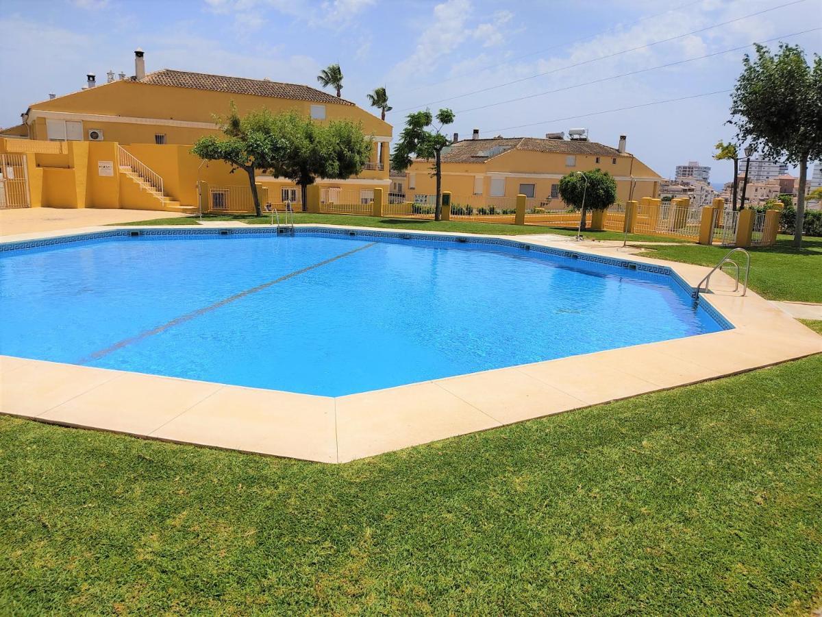 Chalet Adosado En *