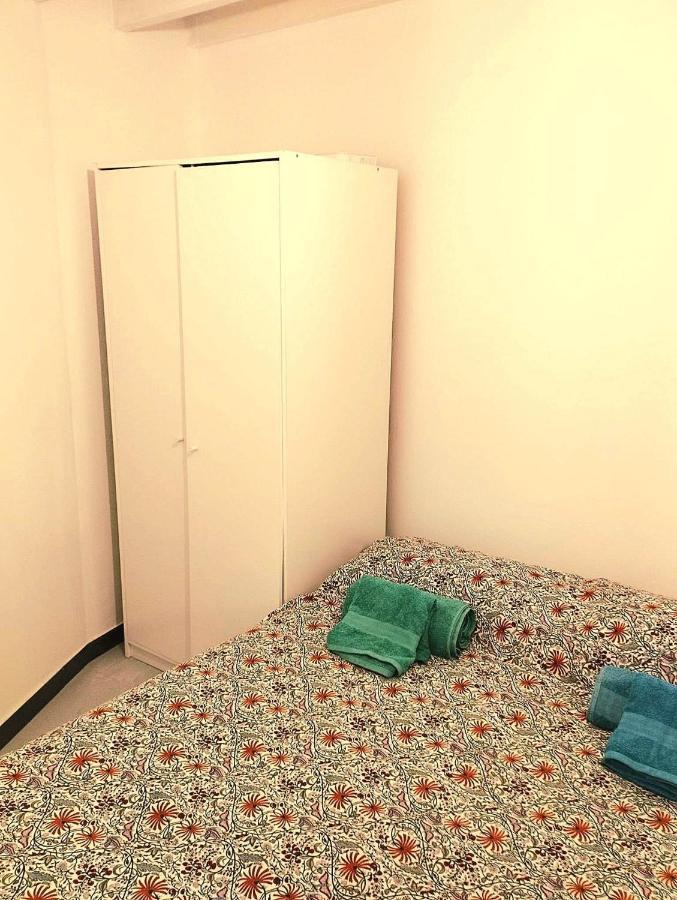 Acoran Family Guests House With Included Morning Yoga Practice Guest house *
