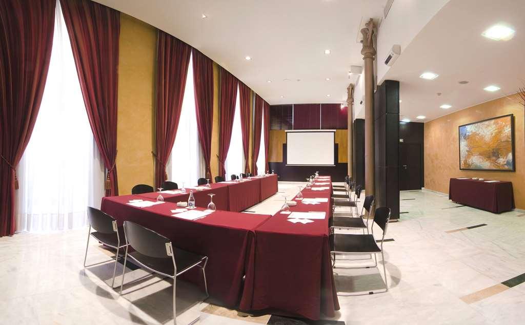 Hotel Catalonia El Pilar 4*
