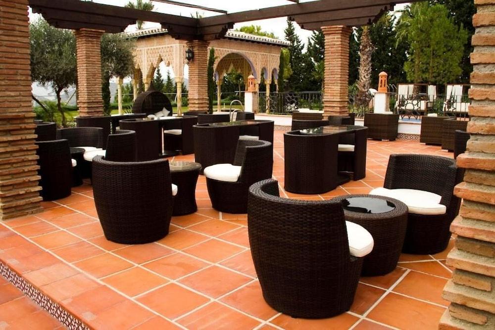 El Mirador Hotel