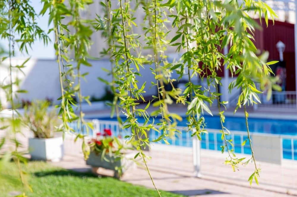 Velada Hotel