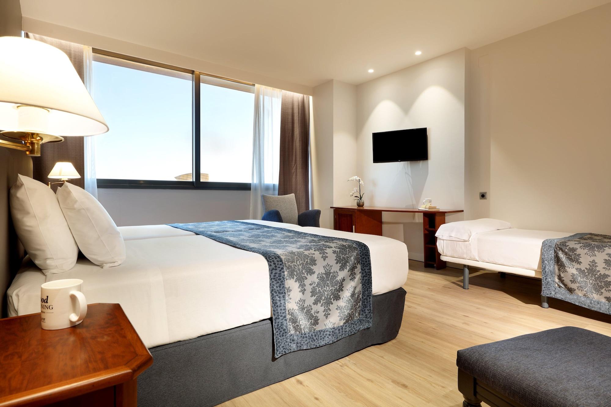 Exe Isla Cartuja Hotel 4*
