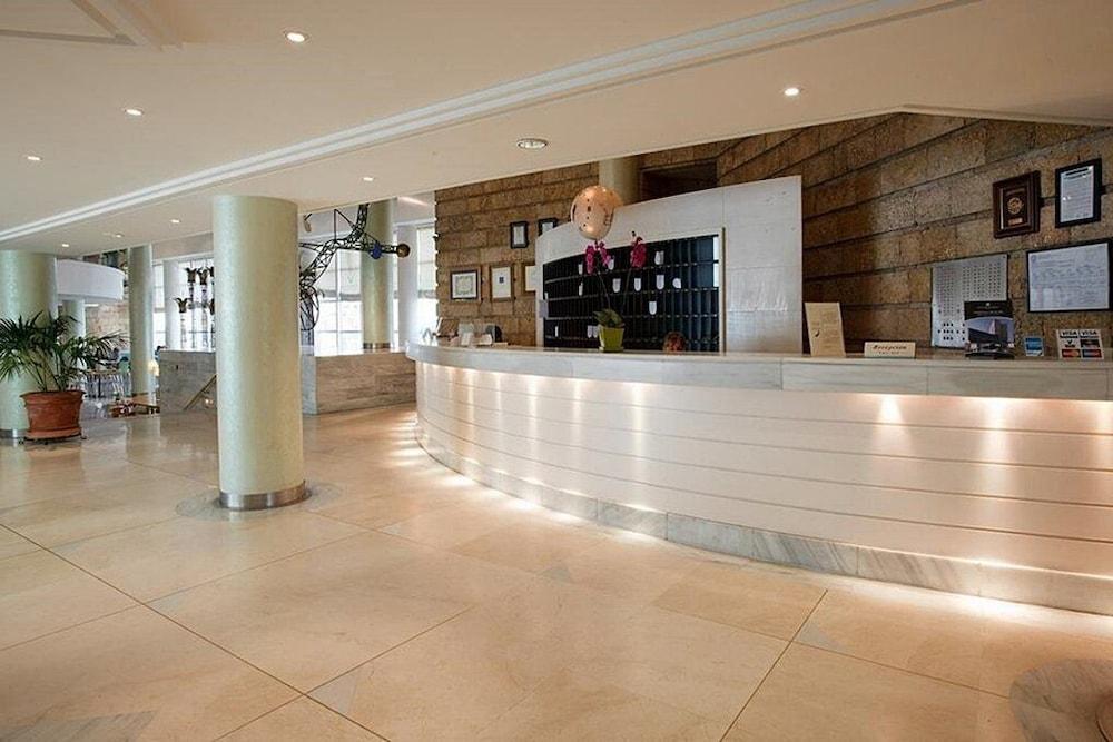 Hotel Playa Victoria 4*