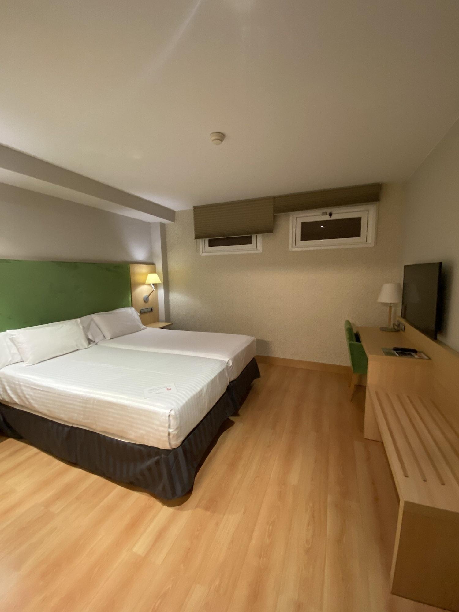 Hospedium Gomá Hotel 3*
