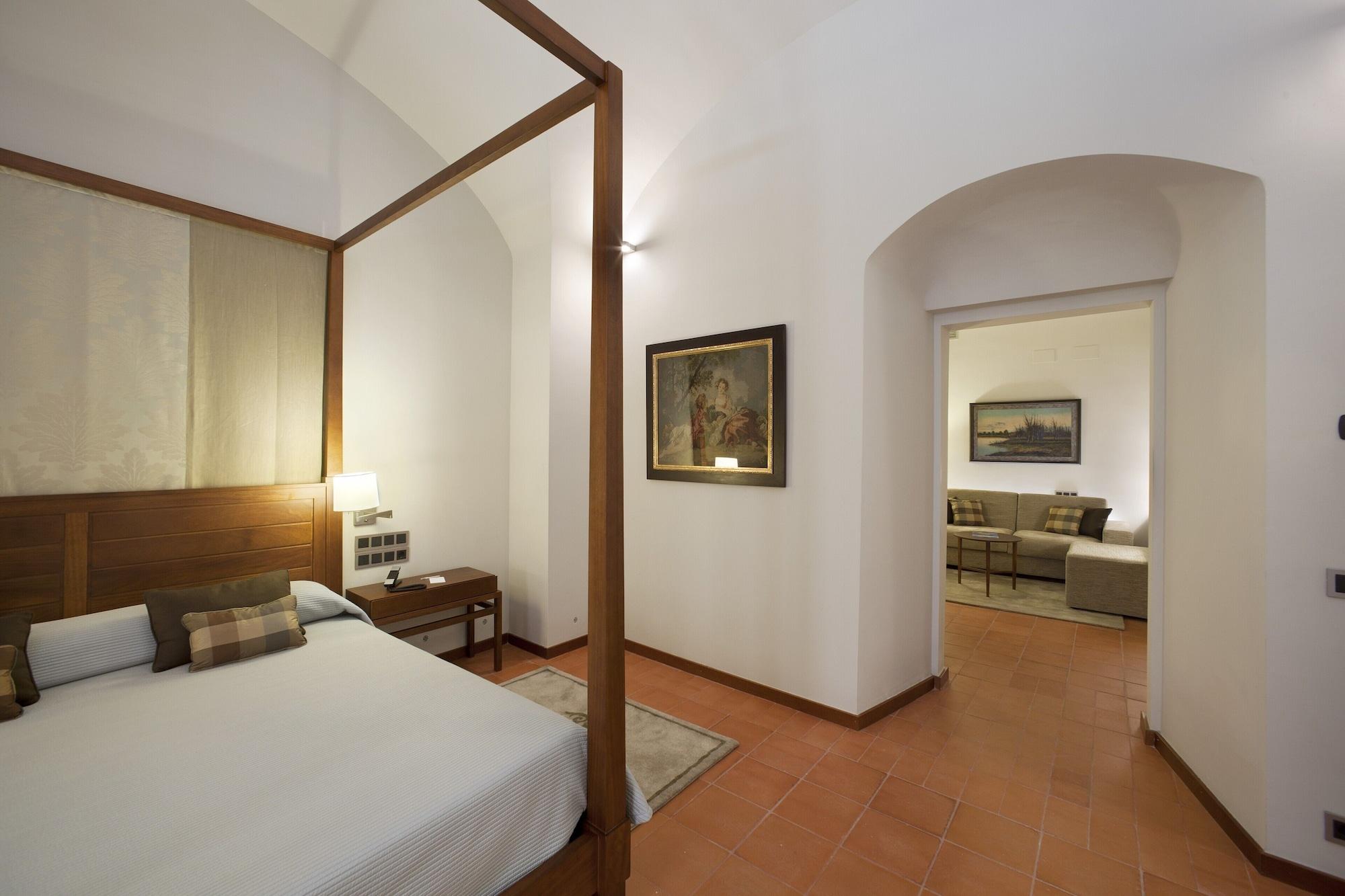Hotel De 4*