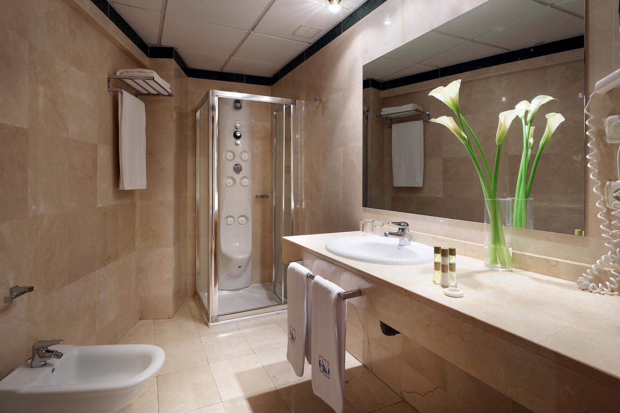Hotel Eurostars Plaza Acueducto 4*