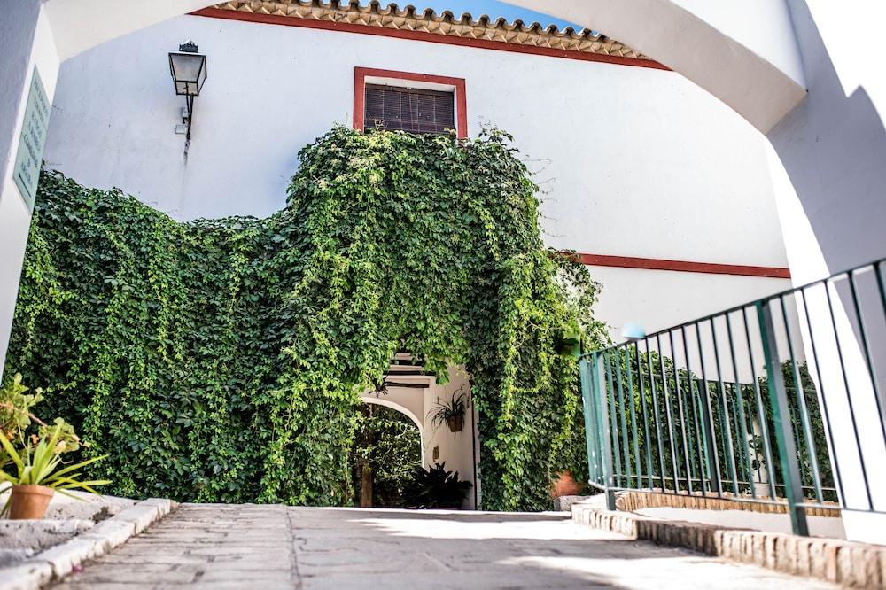 Hacienda Minerva Hotel