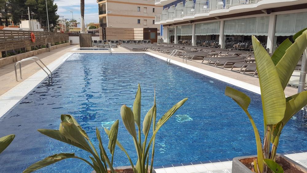 Cesar Augustus Hotel 3*