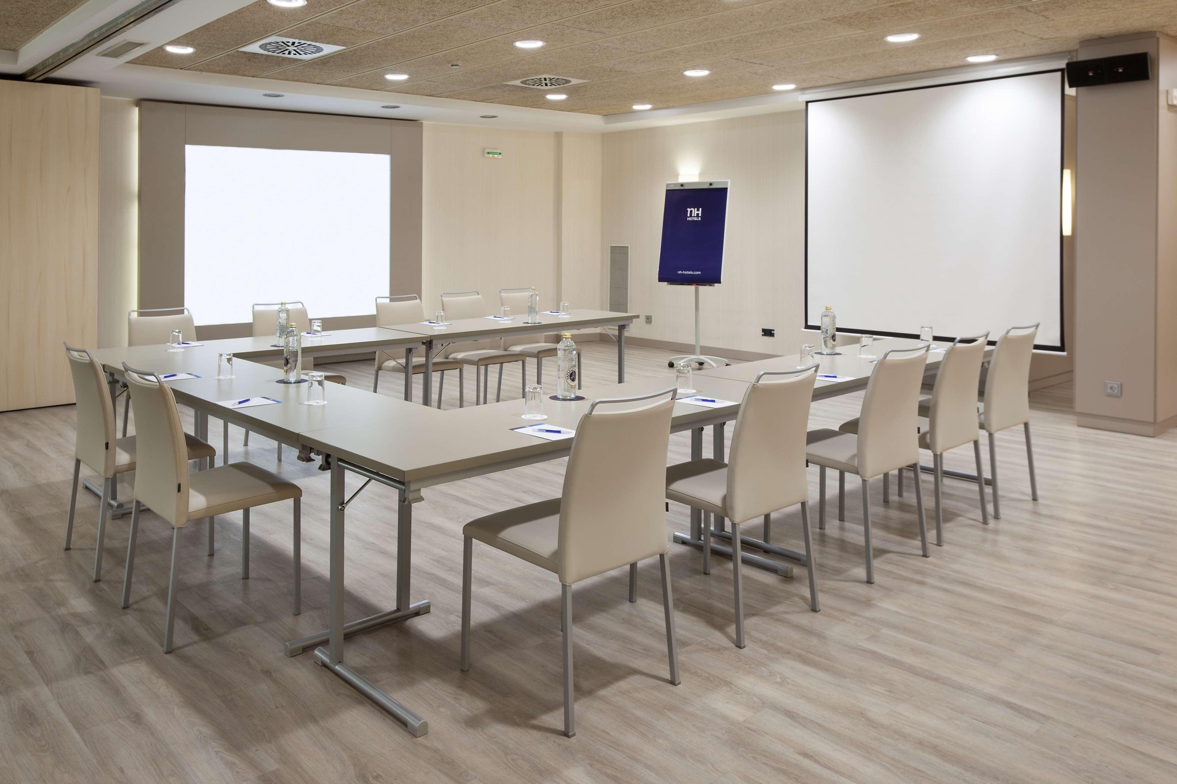 Nh Iruna Park Pamplona