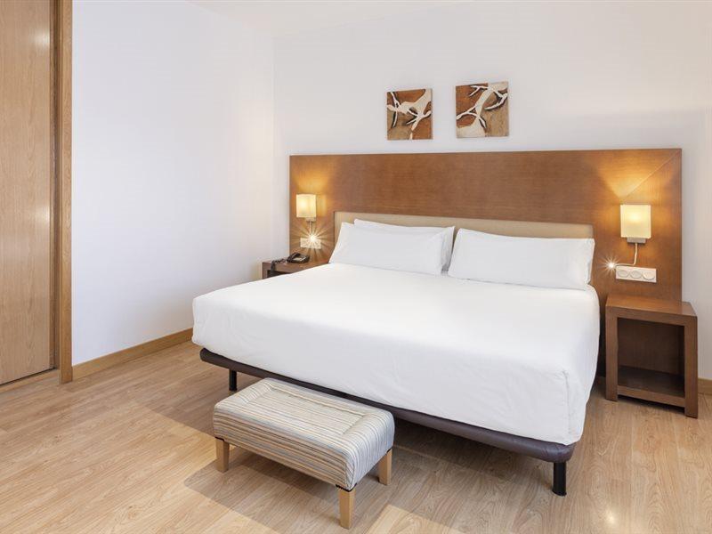 Catalonia Cañas Hotel