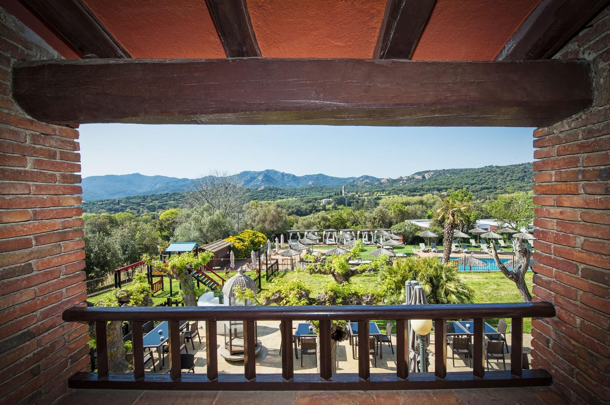 Mas Tapiolas Hotel 4*