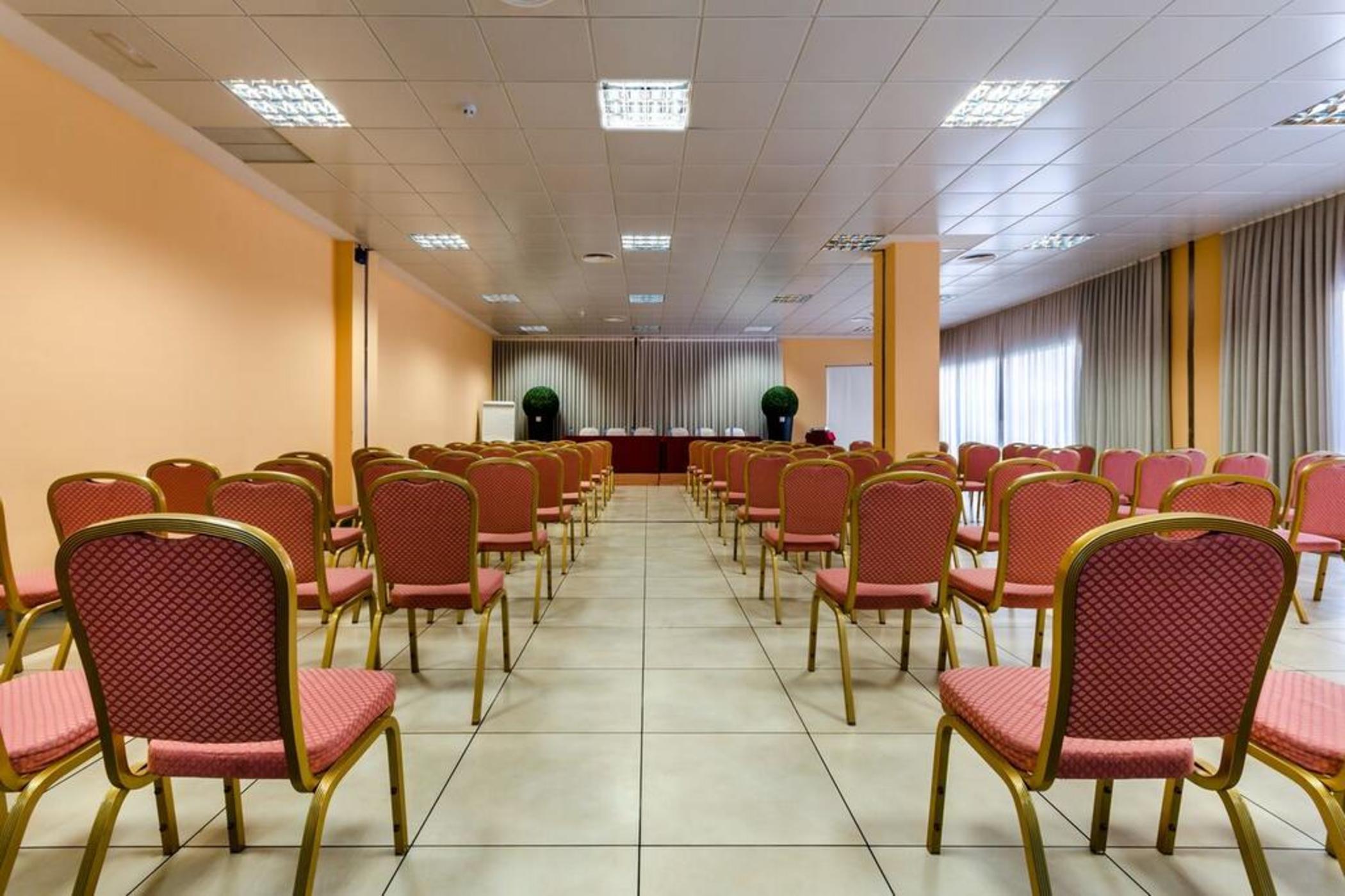 Alcalá Plaza Hotel