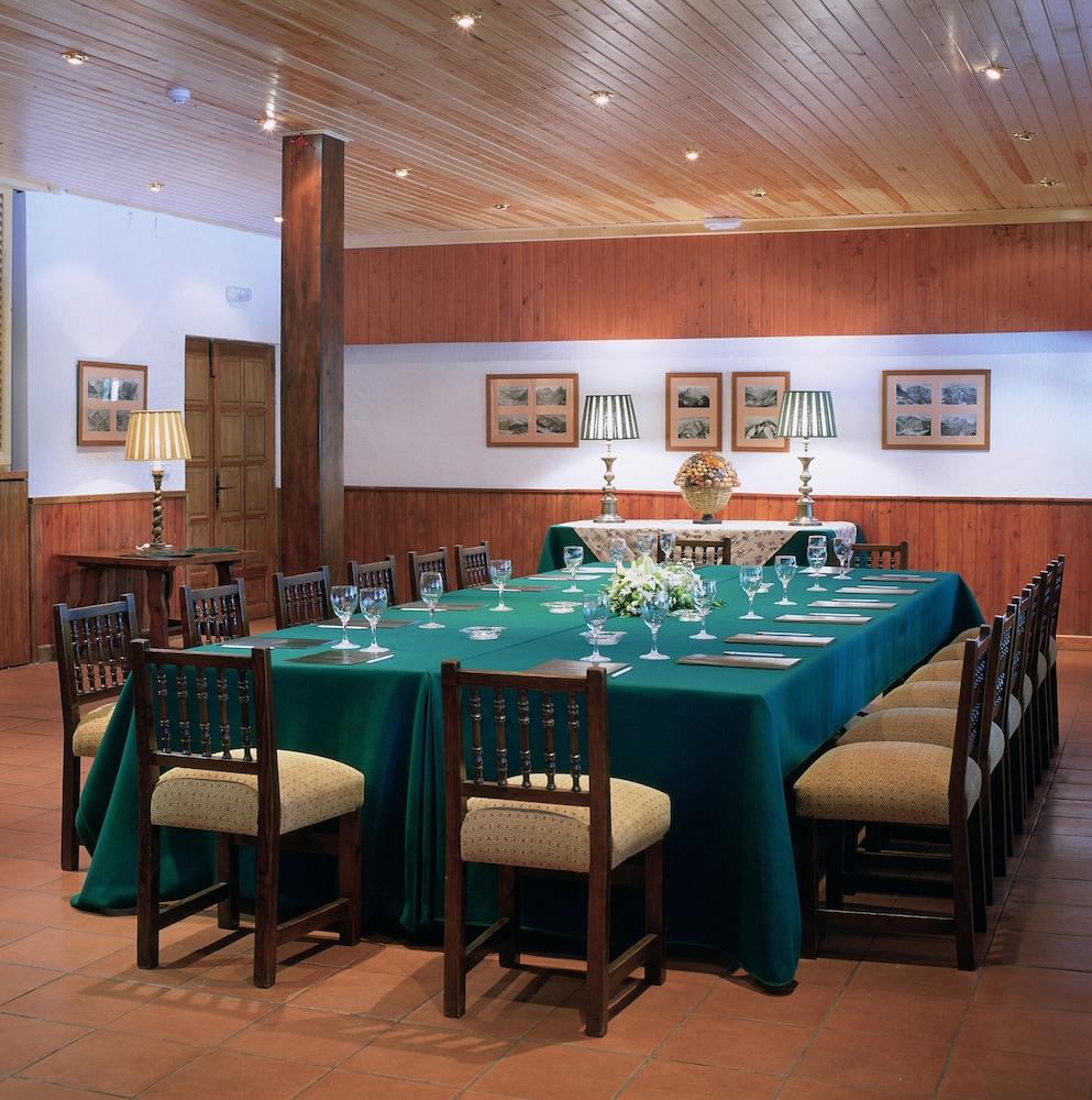 Hotel De Bielsa 3*