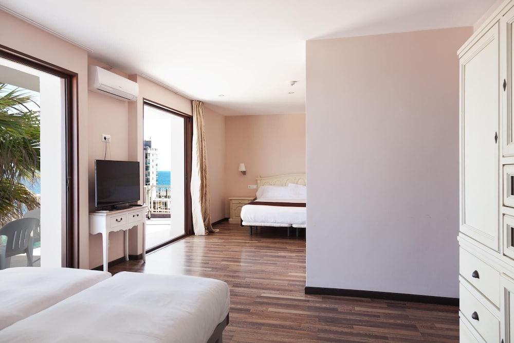 Roger De Flor By Seleqtta Hotel 4*