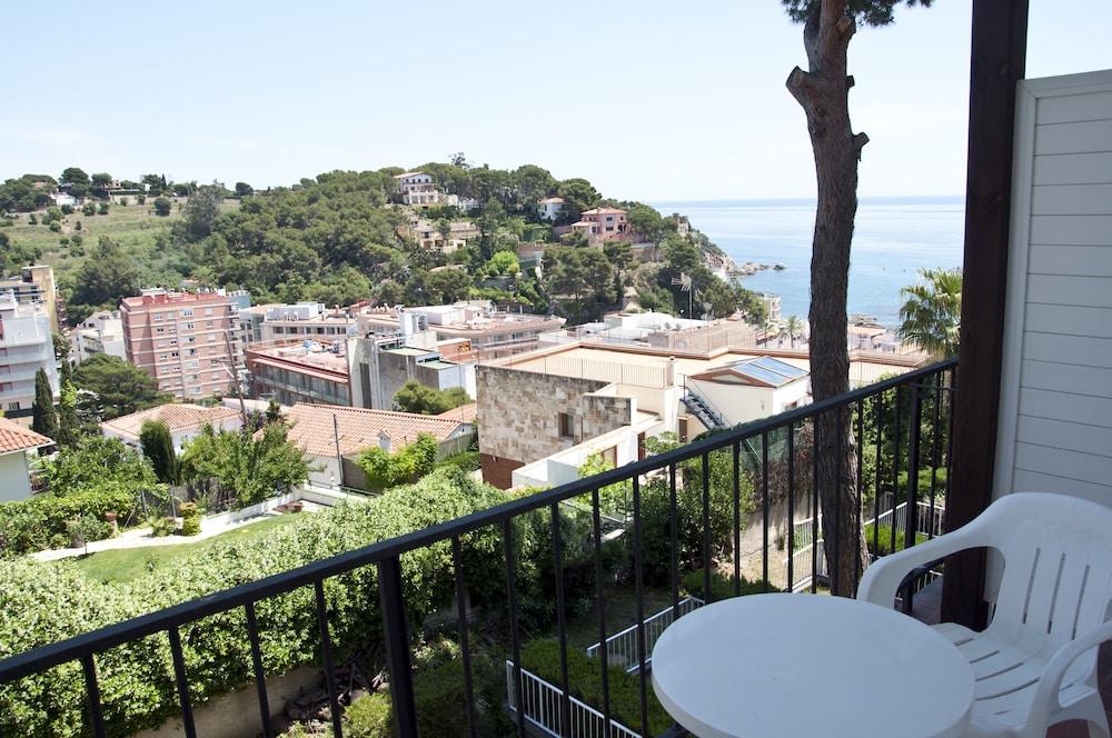 Hotel Roger De Flor By Seleqtta