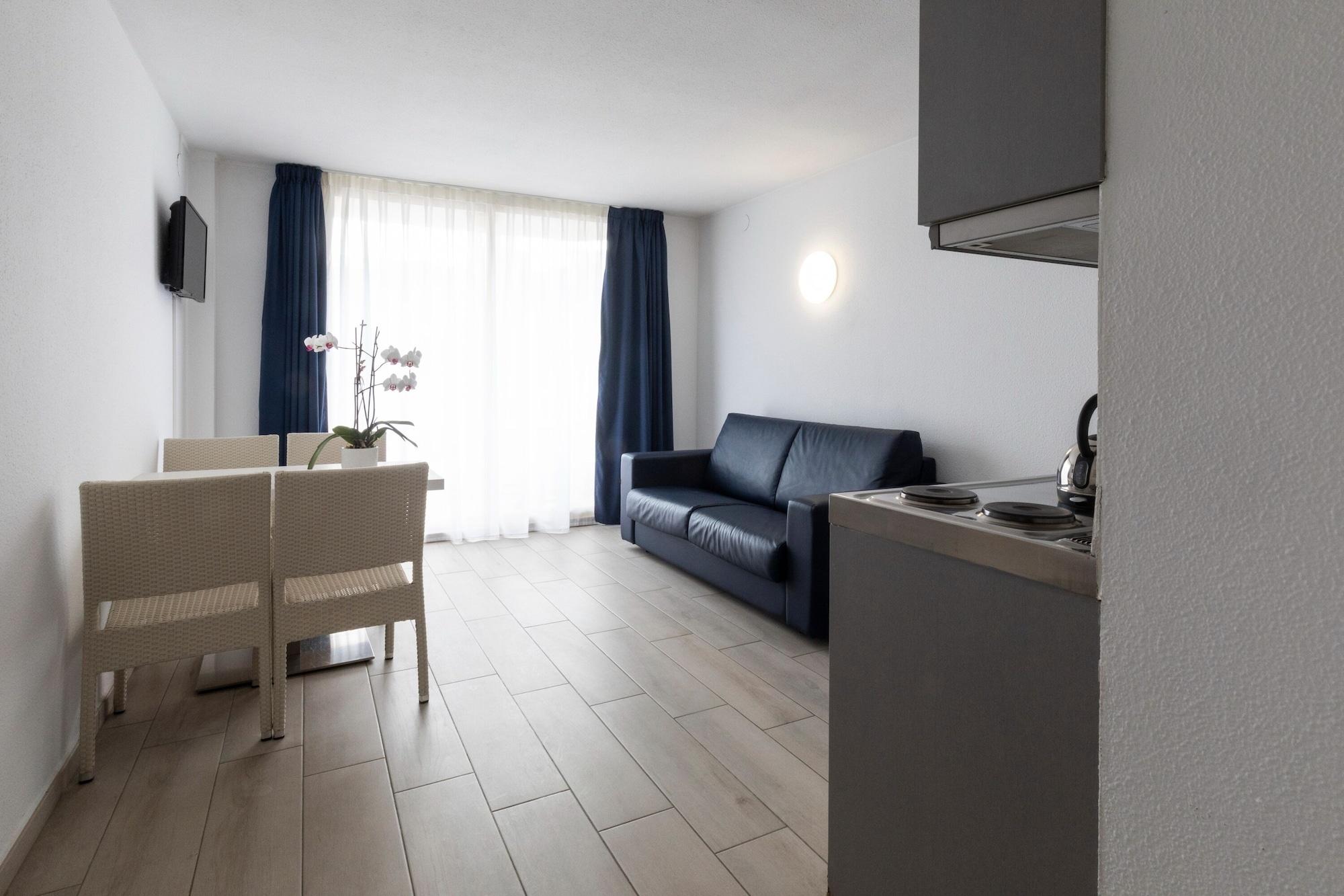 Apartahotel Miami Park 3*