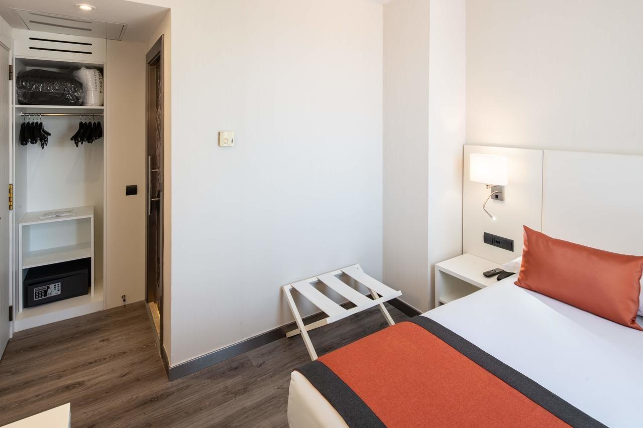 Catalonia Bristol 3*