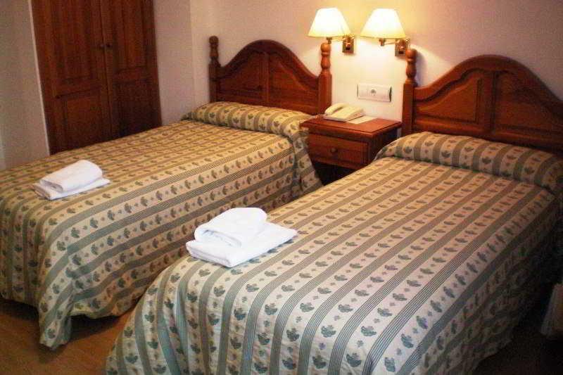 Hotel Clemente Barbastro