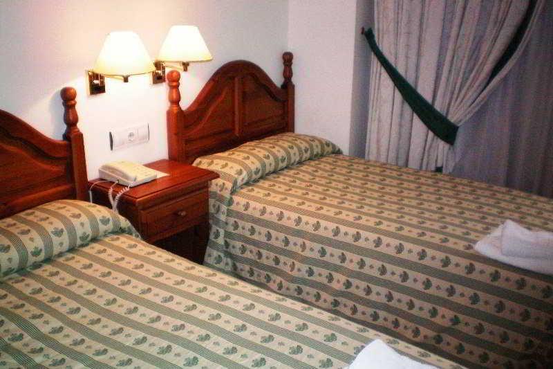 Hotel Clemente Barbastro