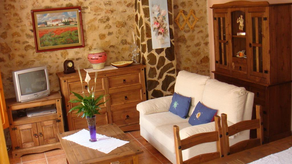 La Serreta Guest house *