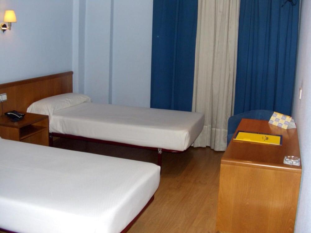 Express Covadonga Hotel 2*
