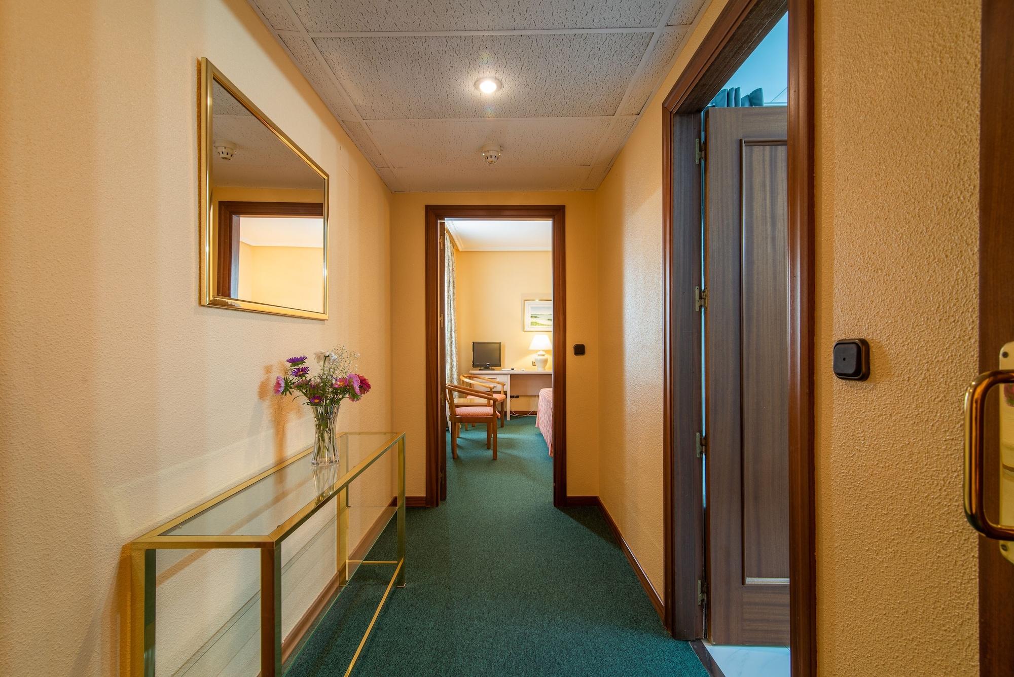 Hospedium Europa Centro Hotel 4*