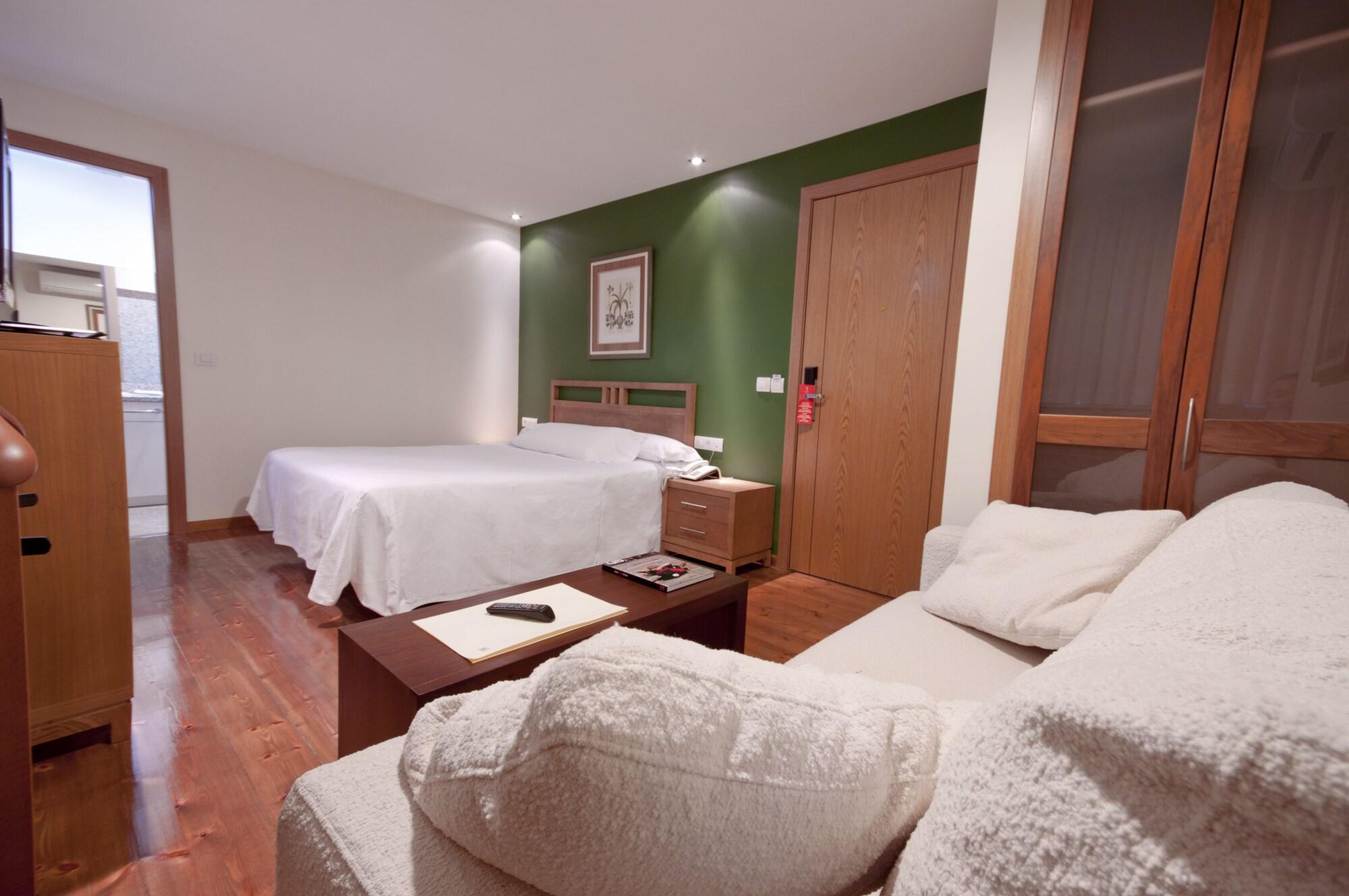 Auditorio Santiago & Hotel Lugo