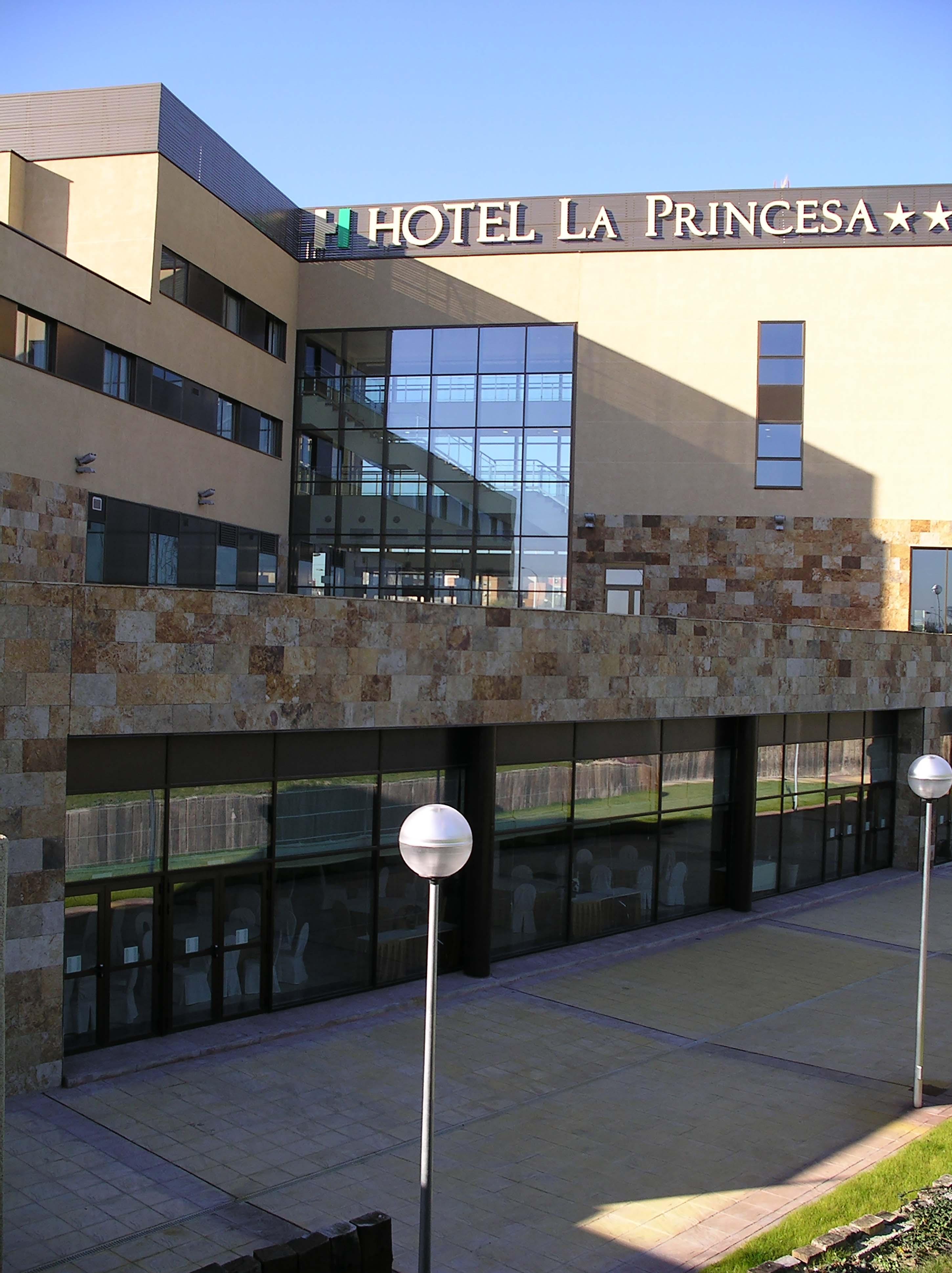 Checkin La Princesa Hotel 3*