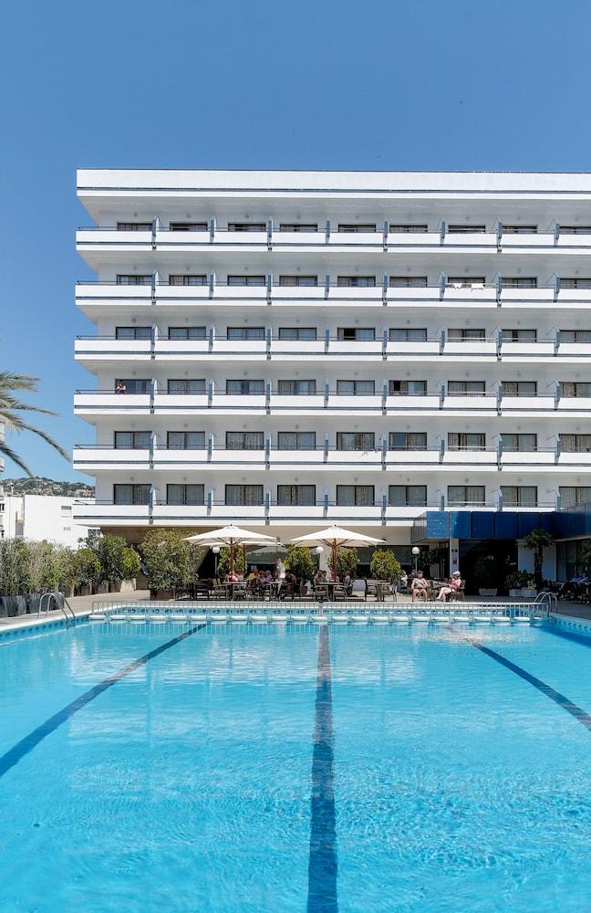 Gran Garbi & Aquasplash Hotel