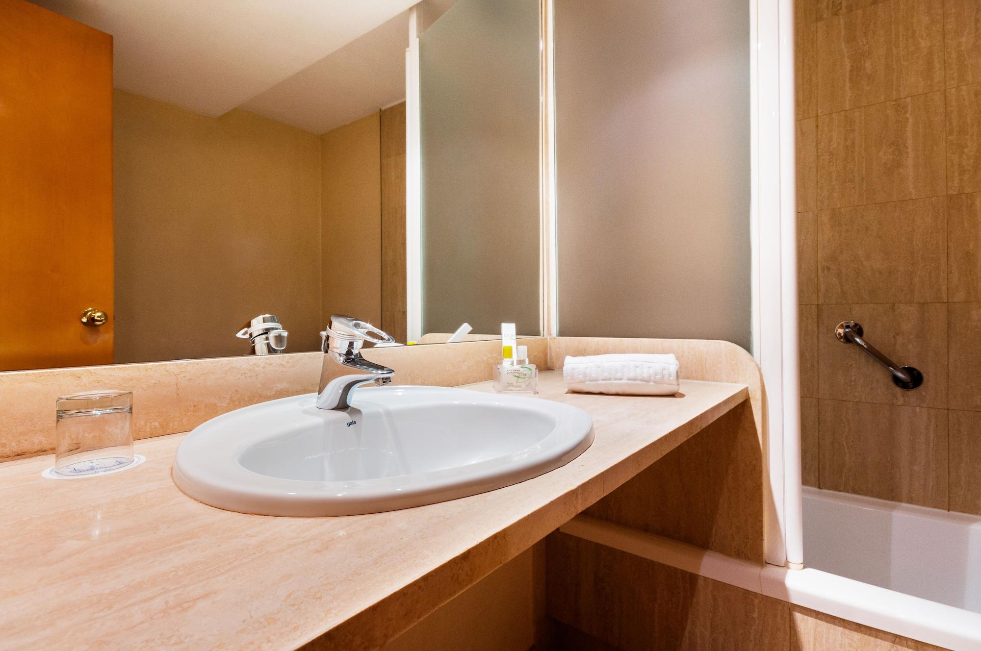 Hotel Villacarlos 3*