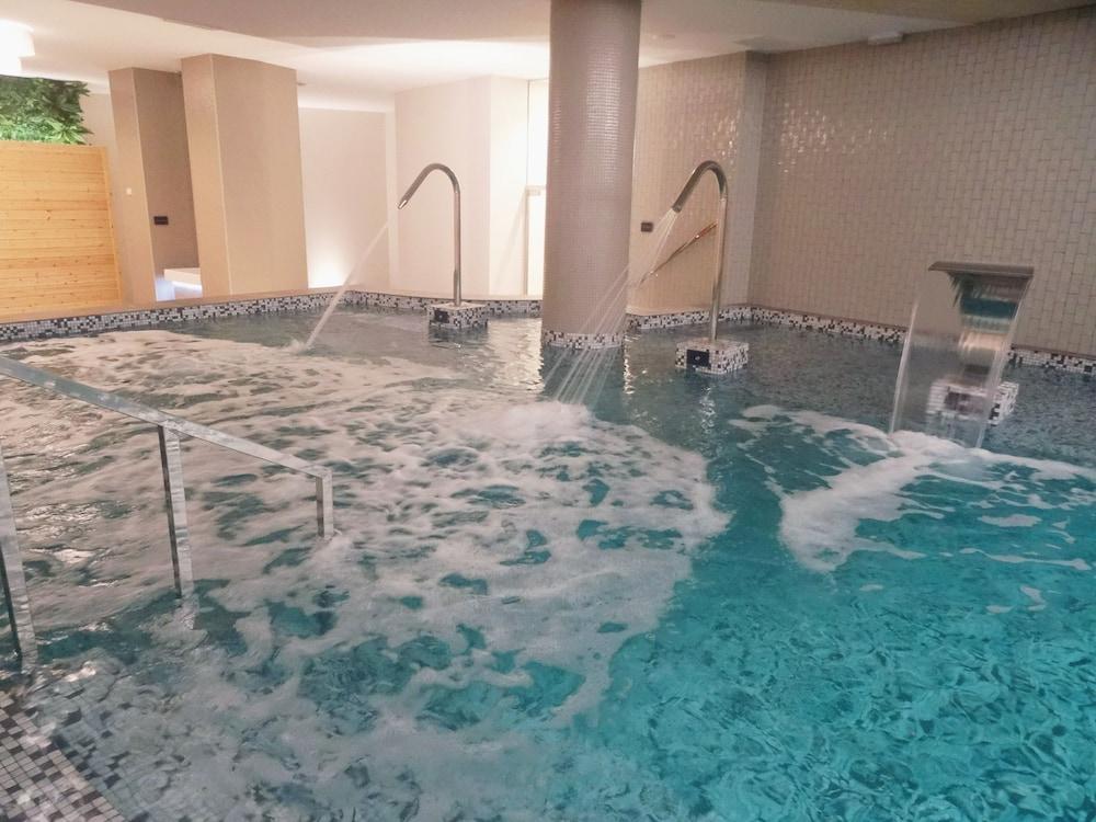 Odeon Hotel 4*