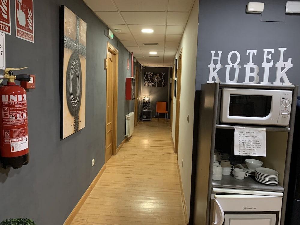 Hotel H2