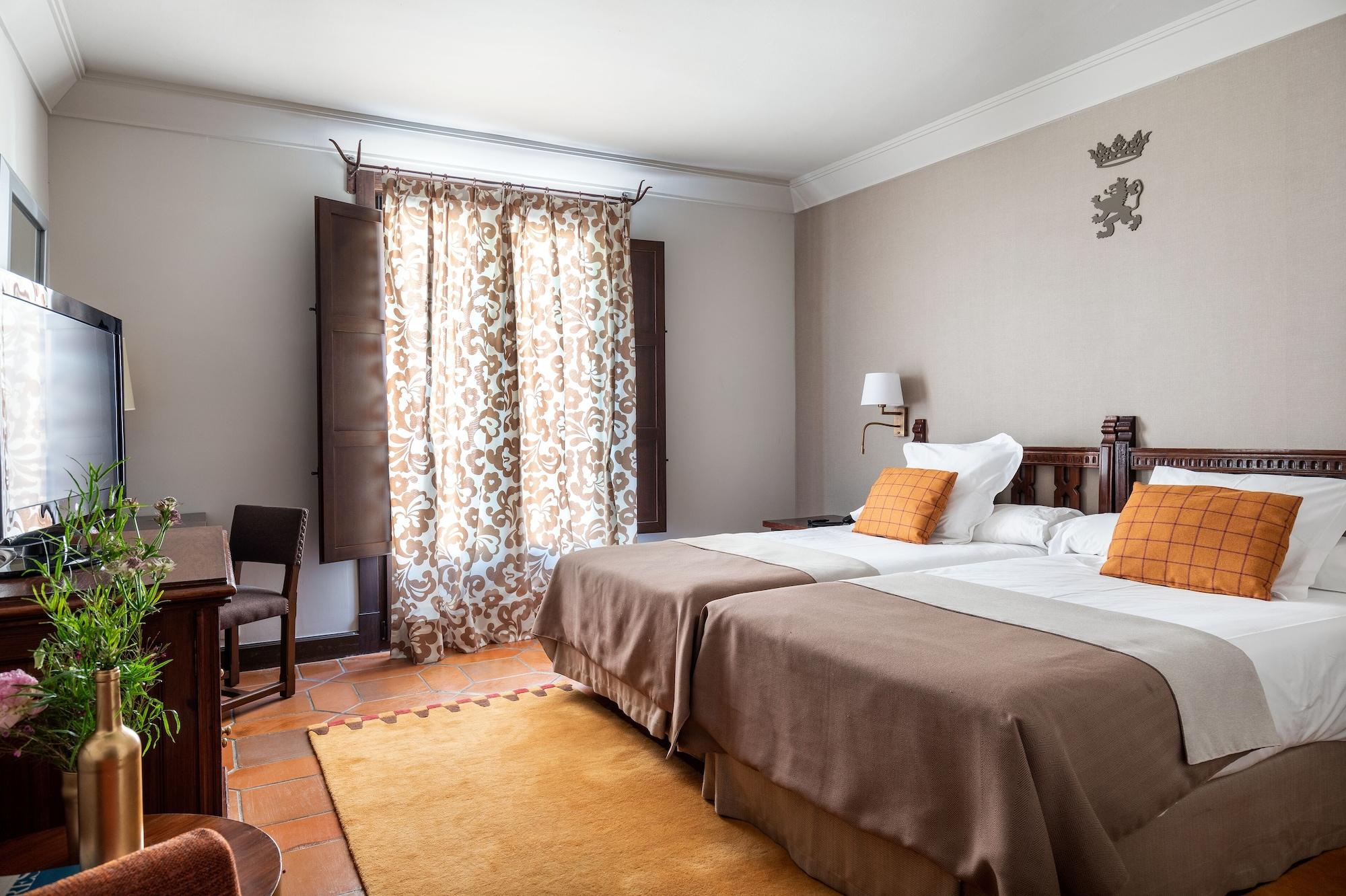Hotel De 4*