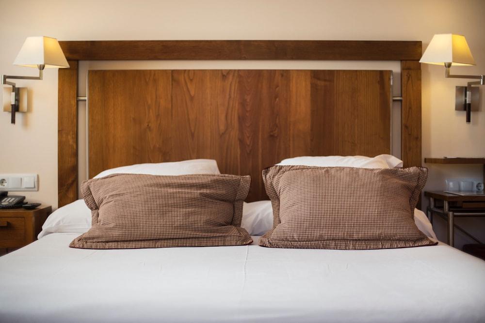 De Santo Estevo Hotel 4*