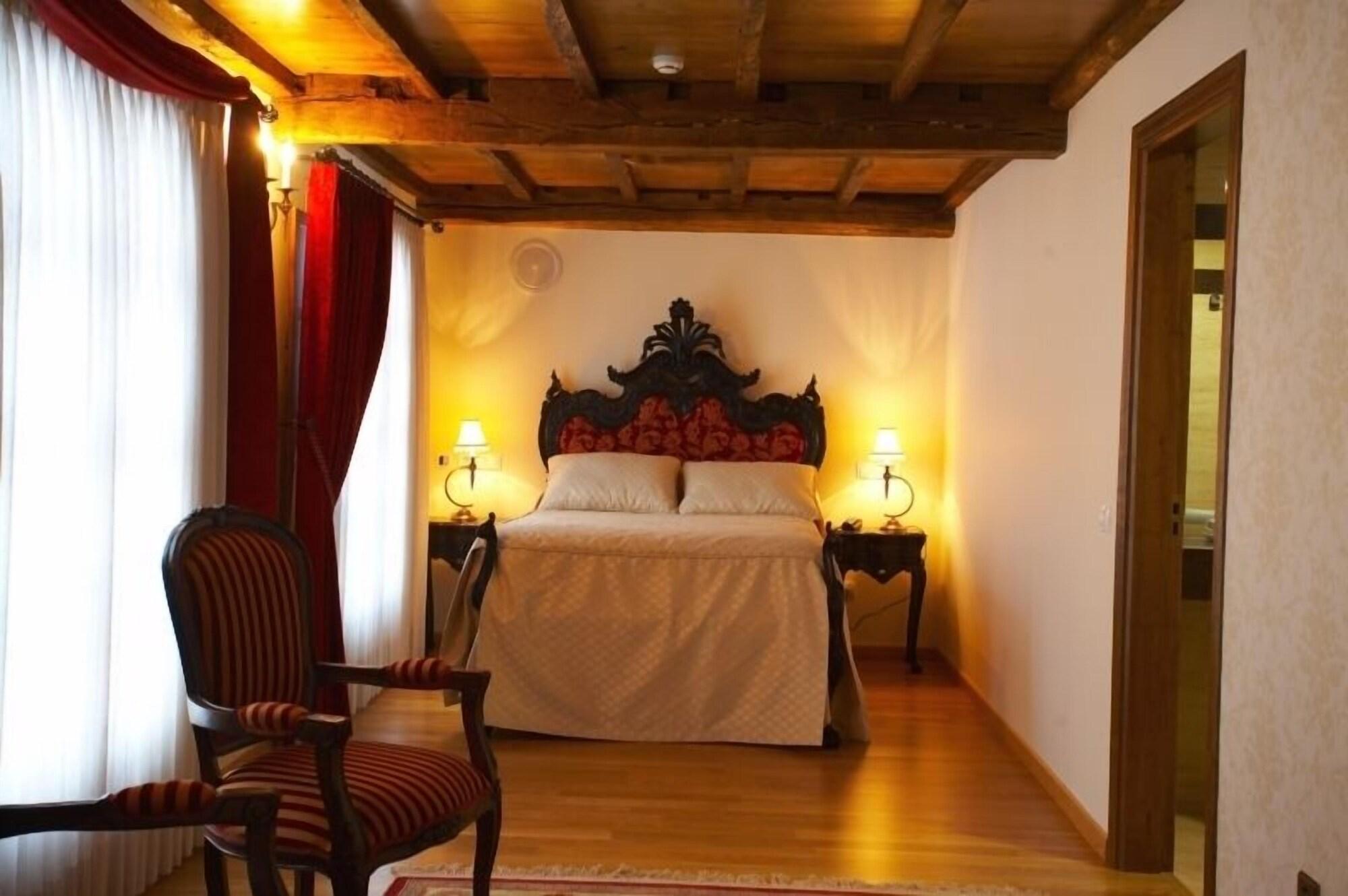 Do Val Hotel