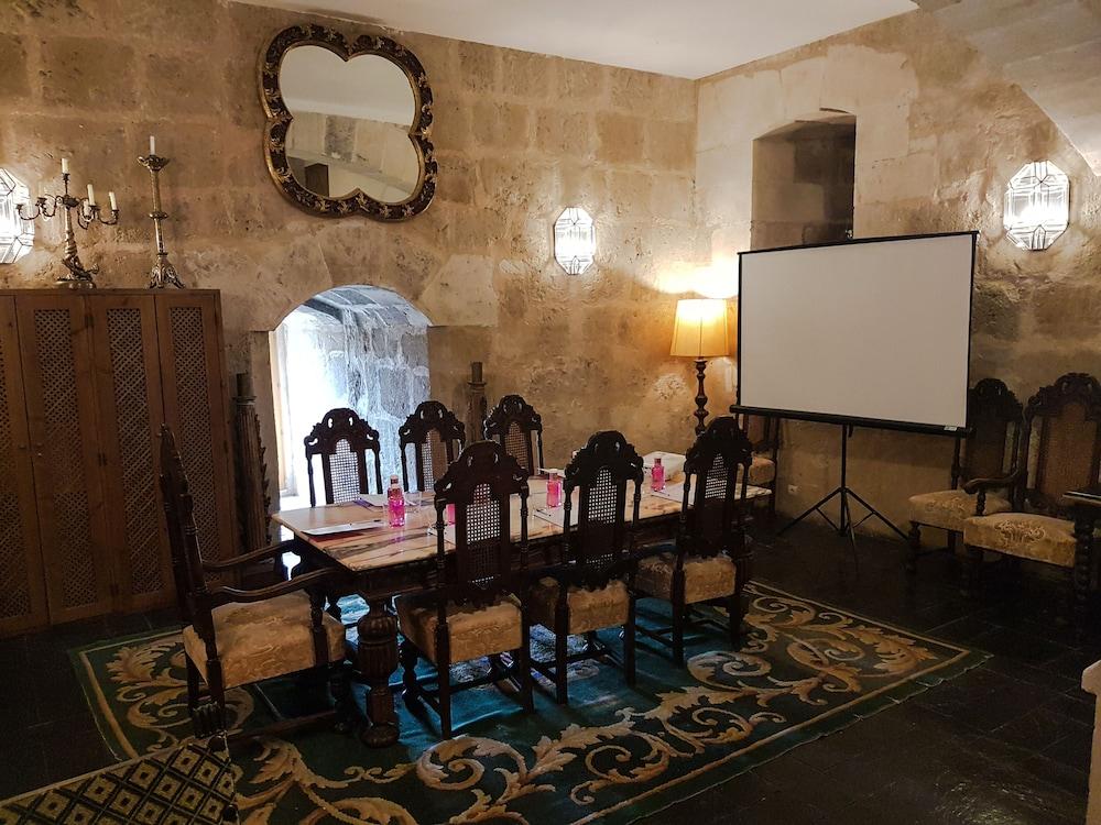 Real Castillo Del Buen