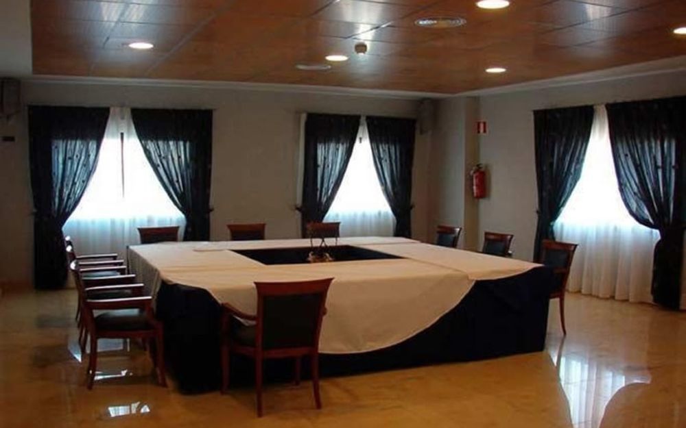 Daniya & Business 4* Hotel 4*