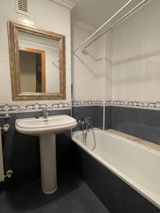 Apartment Confort En Casco Antiguo, Luminoso, Wifi Oviedo